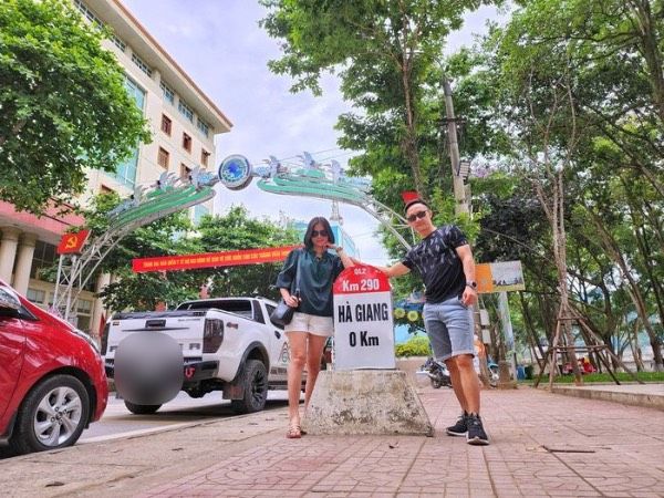 Đôi vợ chồng Hà Nội chi 150 triệu du lịch xuyên Việt trong 36 ngày