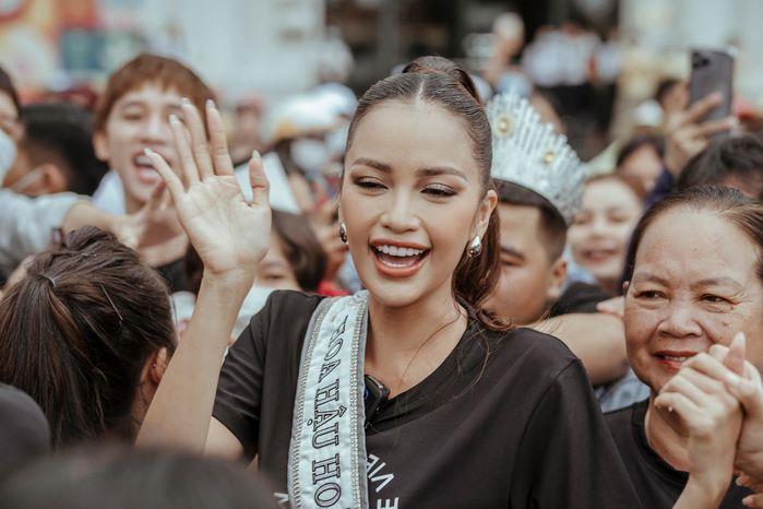 Đón con gái Hoa hậu về quê, nhà Ngọc Châu giản dị làm 2 mâm cơm