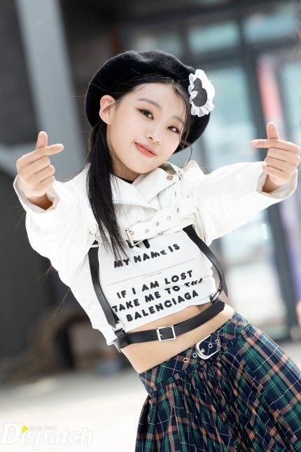 Khi lứa idol thế hệ mới toàn ít tuổi hơn fan: Em út NMIXX mới 16 tuổi