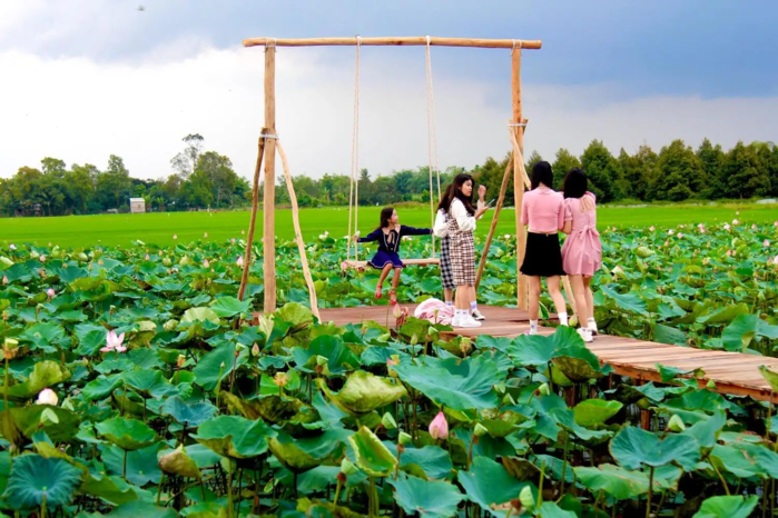 Ghé qua Đồng Tháp - quê nhà Á hậu Thủy Tiên: Thăm nhà cổ 127 năm tuổi