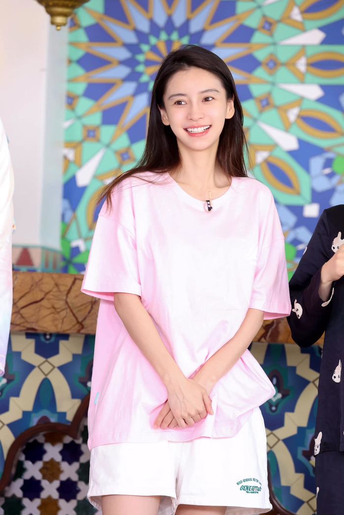 Mỹ nữ Cbiz khoe mặt mộc trong show thực tế: Ai vượt nổi Bạch Lộc