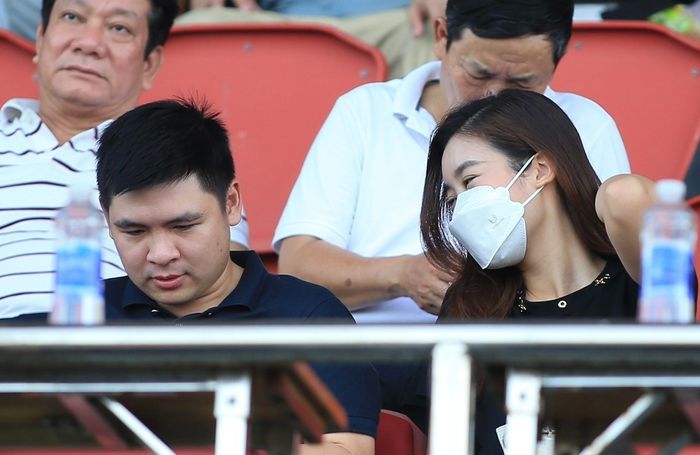 Hai thiếu gia nhà bầu Hiển: Anh cả là bố đơn thân, em út cưới Hoa hậu