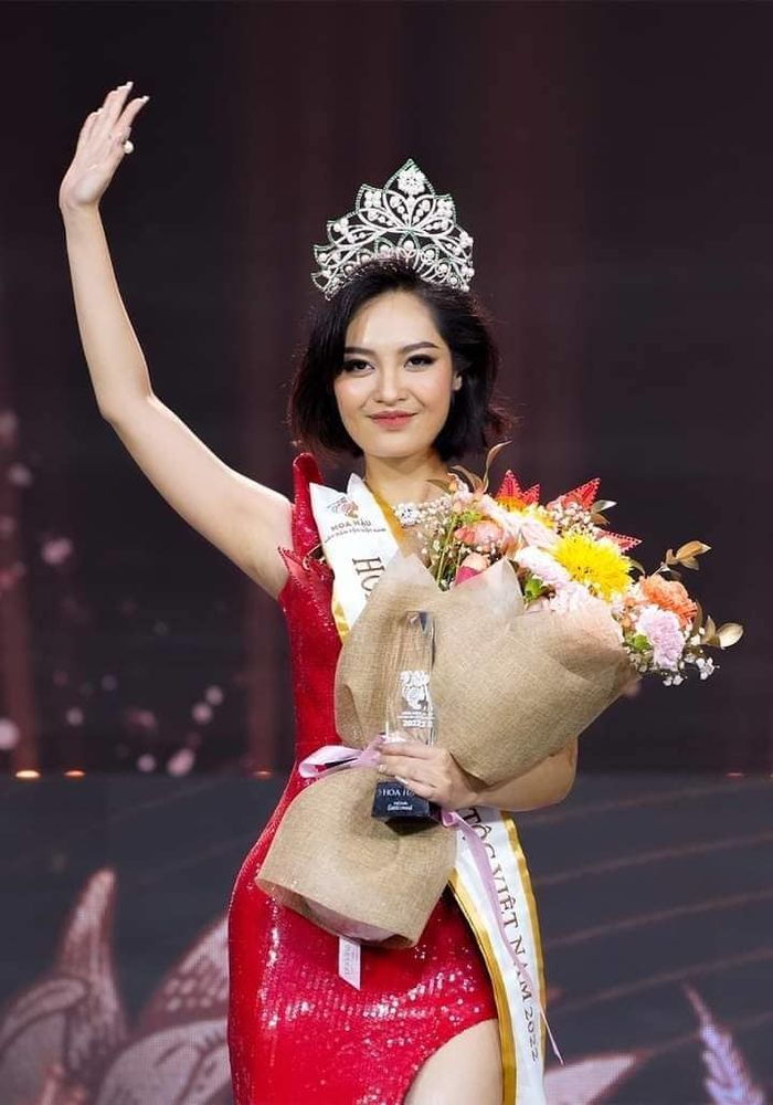 Hành trình chinh chiến của Nông Thúy Hằng trước khi thành Hoa hậu