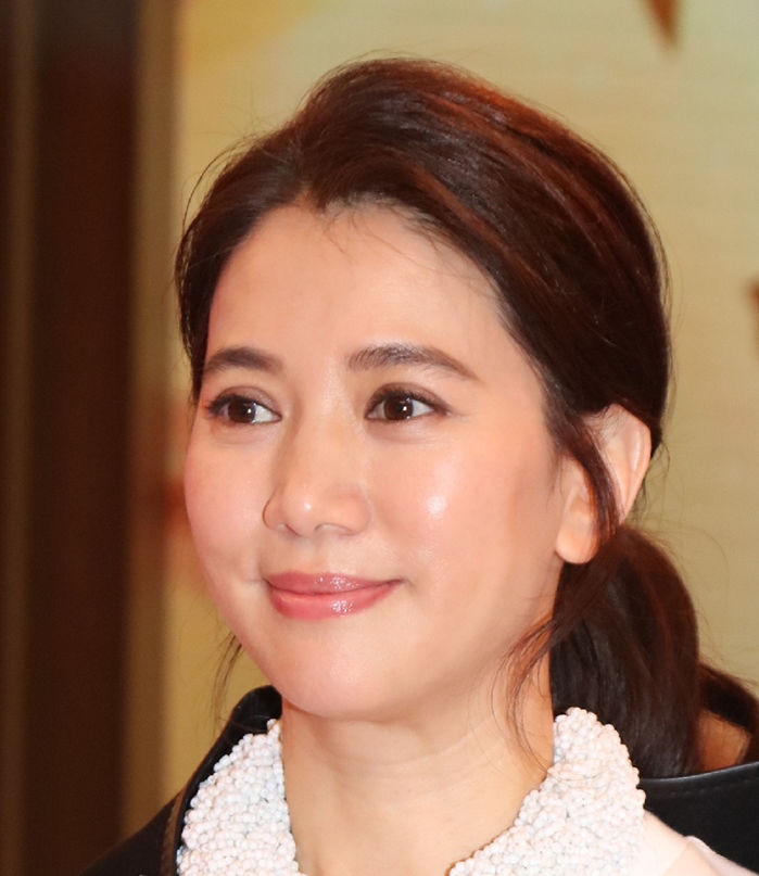 Hoa hậu TVB Viên Vịnh Nghi: 51 tuổi trẻ trung, da mịn như thiếu nữ