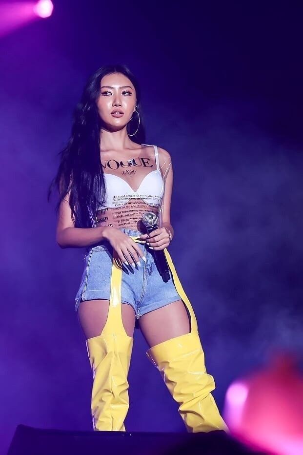 Idol Hàn nhưng không giống người bản xứ: Jessi, Hwasa hệt gái Tây