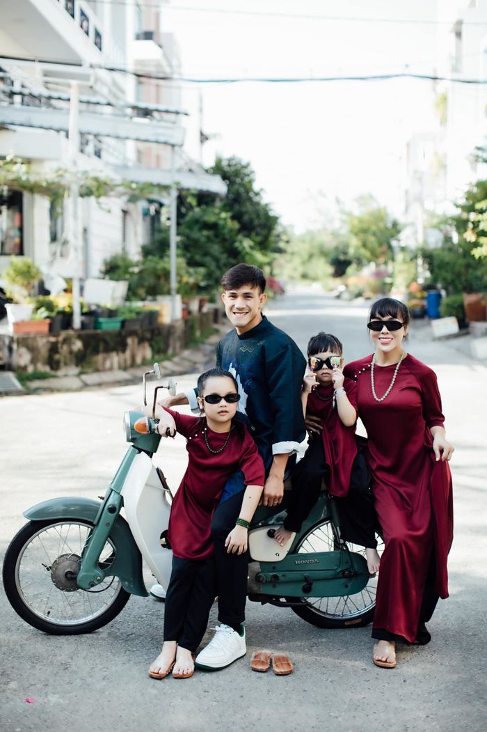 Hôn nhân của võ sĩ Duy Nhất và vợ hơn 7 tuổi: Thường vào bếp thay vợ