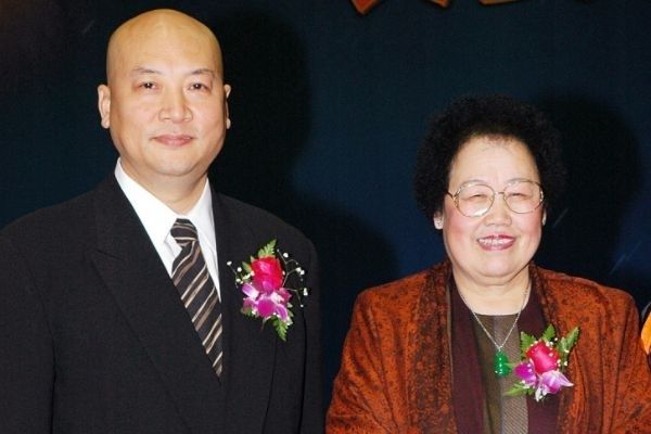 Hôn nhân Đường Tăng Trì Trọng Thụy: Làm chạn vương hơn 30 năm