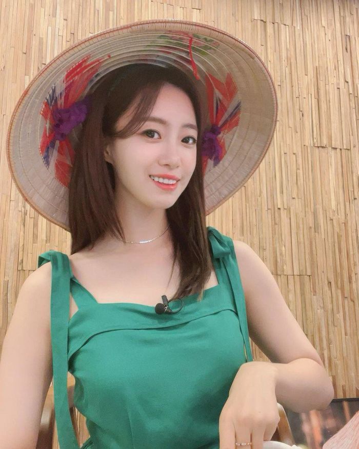 Idol Kpop đội nón lá: Eun Jung (T-ara) xinh xỉu, chuẩn dâu Việt là đây