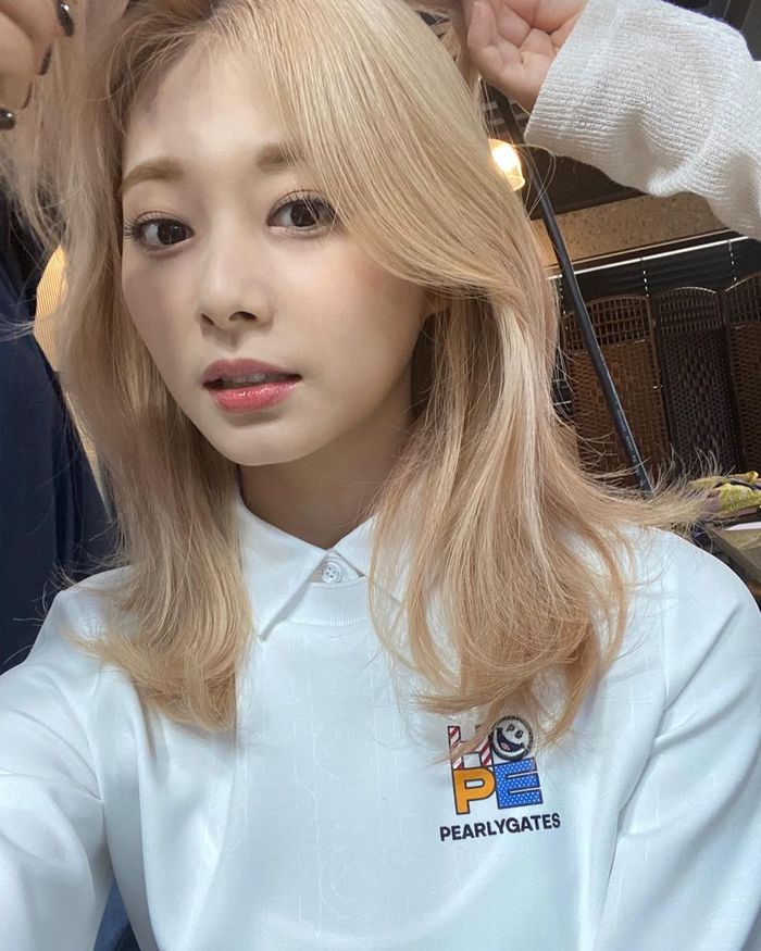 Idol Kpop sở hữu mái tóc mây: Rosé tẩy tóc 3 lần/tuần vẫn xinh