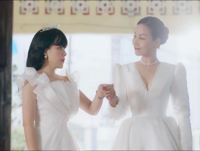Vực dậy sau biến cố gia đình, Khánh Loan ra MV tiểu tam nhường chồng