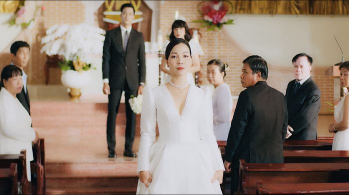 Vực dậy sau biến cố gia đình, Khánh Loan ra MV tiểu tam nhường chồng