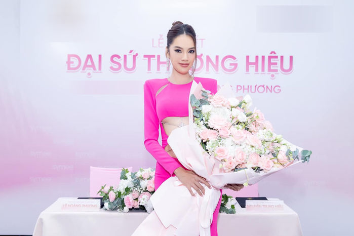 Lê Hoàng Phương đắt show hậu lọt Top 5 Hoa hậu Hoàn vũ Việt Nam