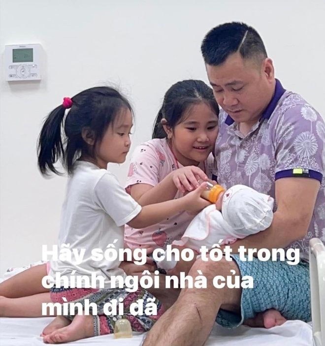 Lên chức bố ở tuổi U50, nghệ sĩ Tự Long chăm con mọn cực khéo