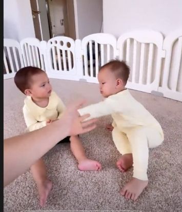 Lisa Leon lúc nhỏ chỉ biết giáp lá cà, nay quấn quýt như đôi chim sẻ