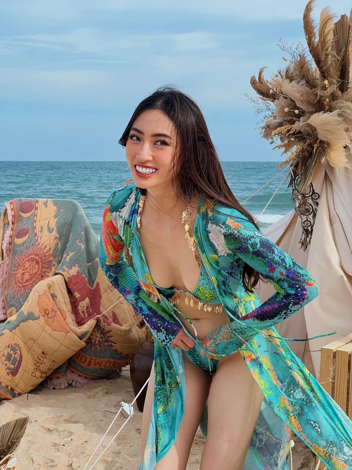 Lương Thùy Linh trước thềm chuyển giao quyền lực: Mặc kiệm vải hơn