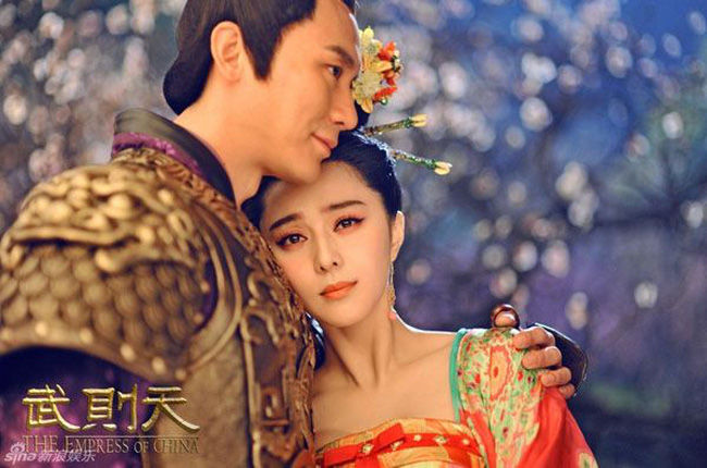 Lý Thần: U50 trẻ trung giàu có, nổi danh nhờ yêu Phạm Băng Băng
