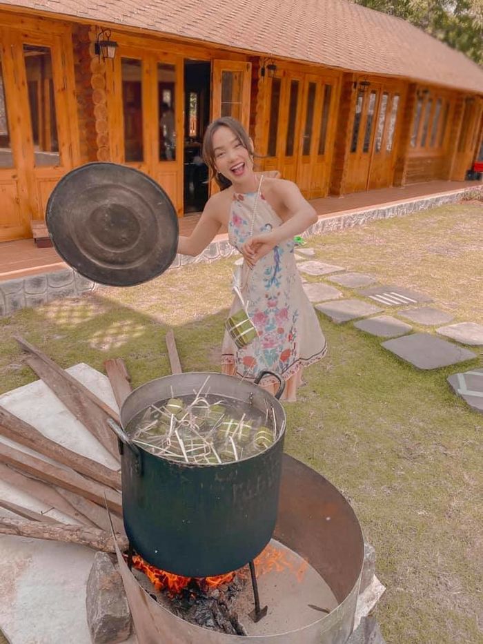 Minh Hằng quay phim thâu đêm suốt sáng, về đến nhà là làm vợ đảm