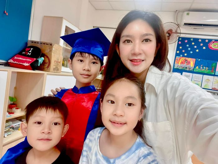 Mỹ nhân Việt dự lễ tổng kết của con: Phạm Quỳnh Anh hội ngộ chồng cũ