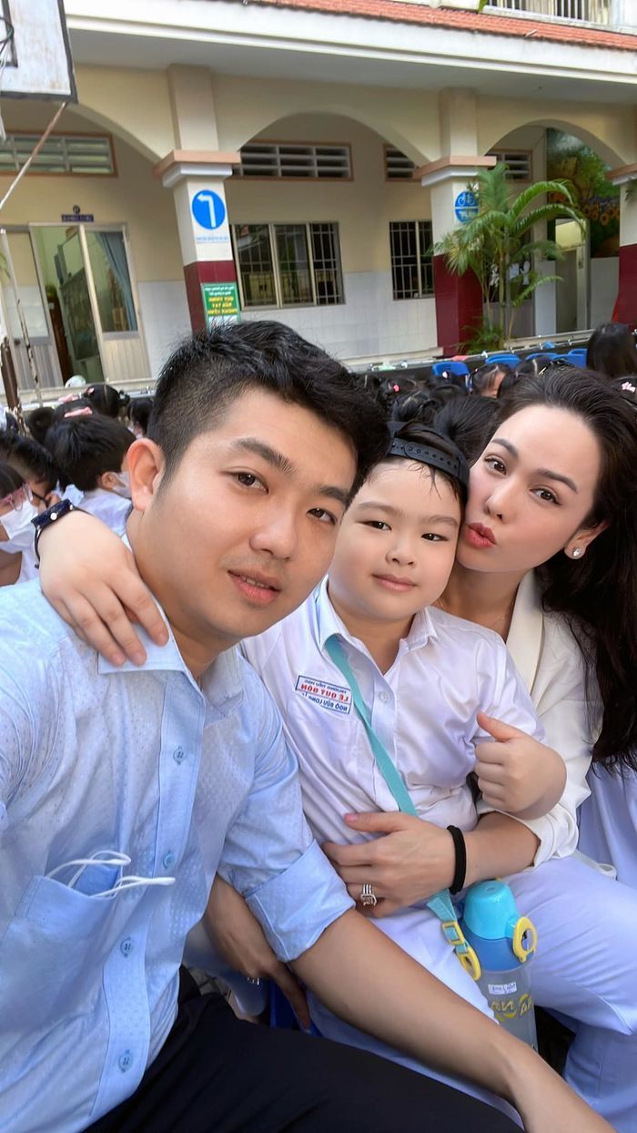 Mỹ nhân Việt dự lễ tổng kết của con: Phạm Quỳnh Anh hội ngộ chồng cũ