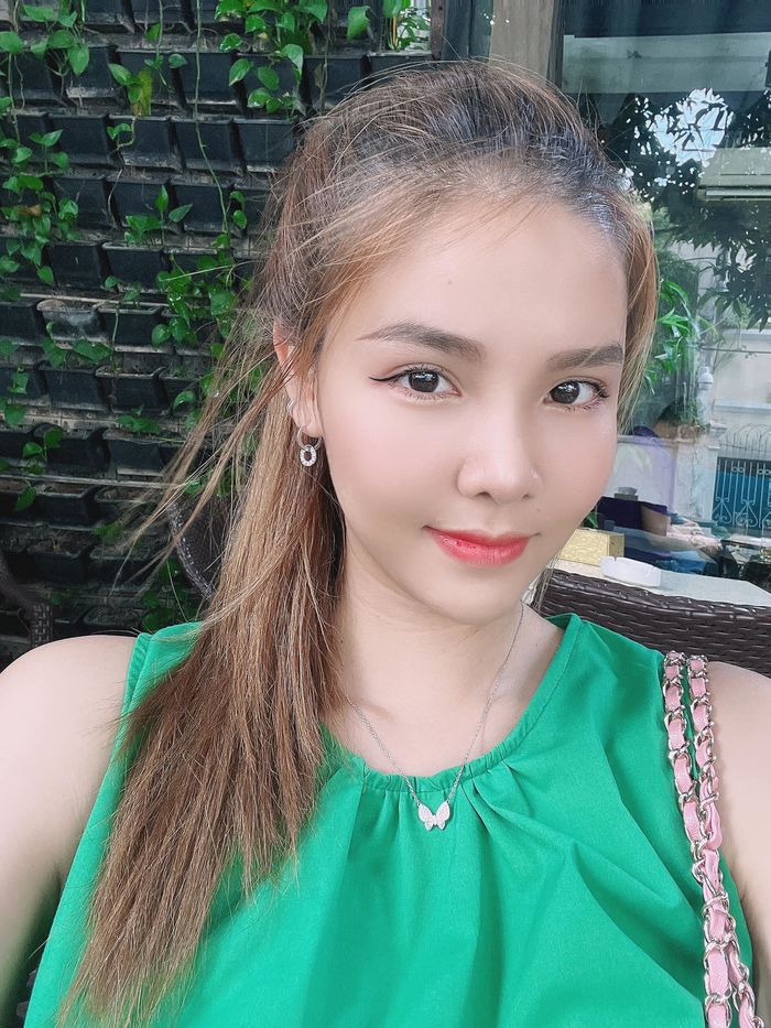 Mỹ nhân Việt lên đời sau khi tân trang mũi: Huyền Lizzie đổi vận