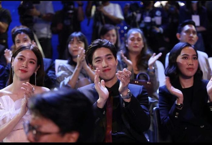 Baifern đứng cạnh ai cũng bùng nổ visual: Tor đòi đóng phim chung