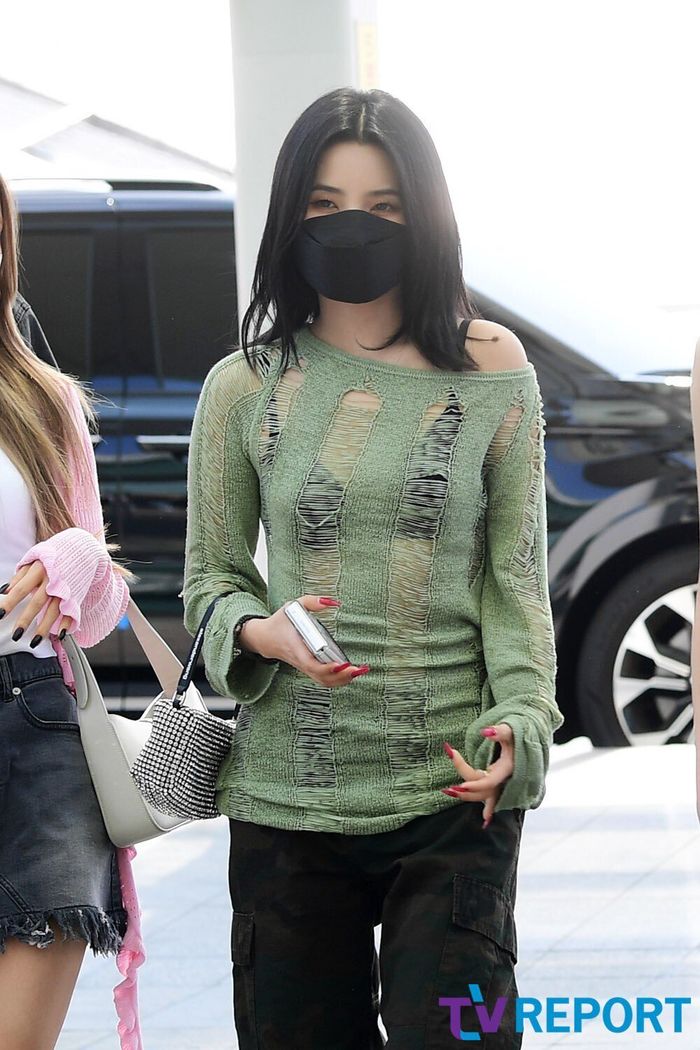 Mỹ nữ (G)I-DLE lắm tài nhiều tật: Lùm xùm đạo nhạc tới ăn mặc hớ hênh