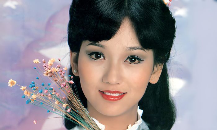 Ngày ấy - bây giờ của sao Cbiz đình đám năm 80-90: Nhã Chi U70 đẹp mê