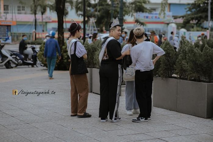 Ngỡ ngàng với màn chiếm sạch spotlight của Ngọc Châu phiên bản nam