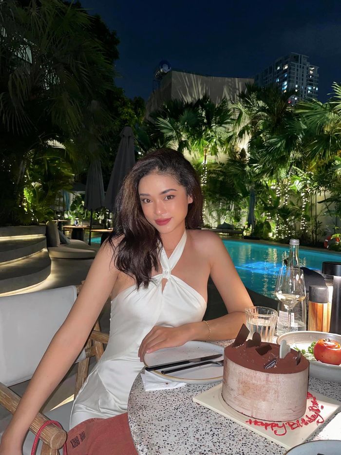 Người đẹp tóc xù chốt chàng DJ đến từ Singapore: Vừa gặp đã đổ