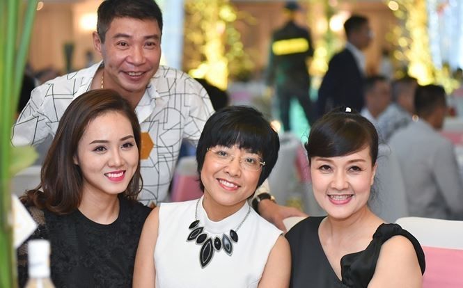 Người mới, người cũ của sao thân thiết: Chuyện không tưởng lại có thật