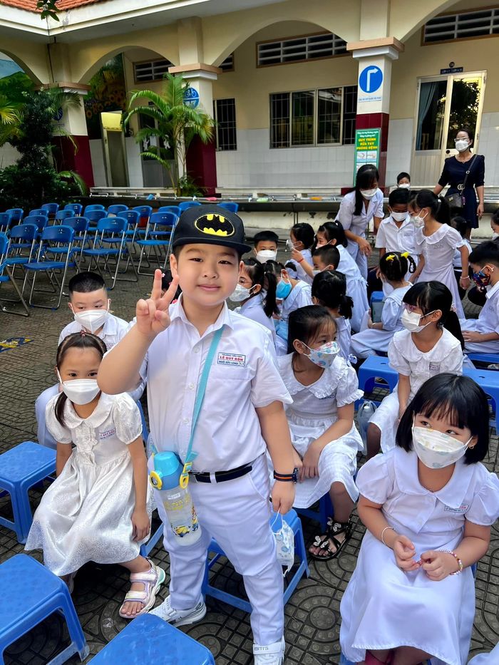 Nhật Kim Anh về Cần Thơ dự lễ tổng kết của con trai