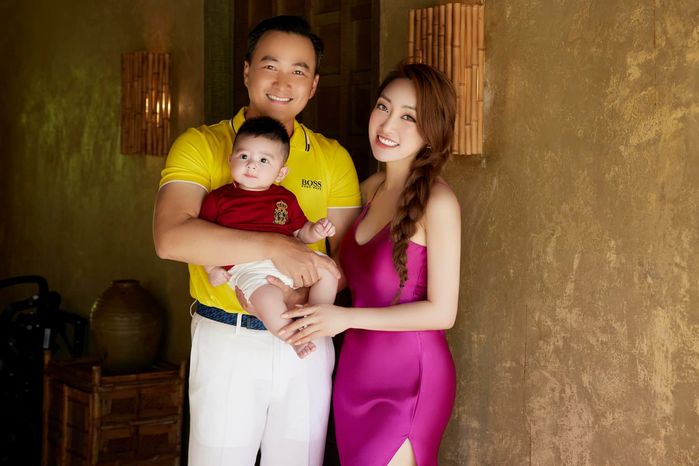 Nhóc tì nhà sao mới vài tháng tuổi đã du lịch khắp nơi