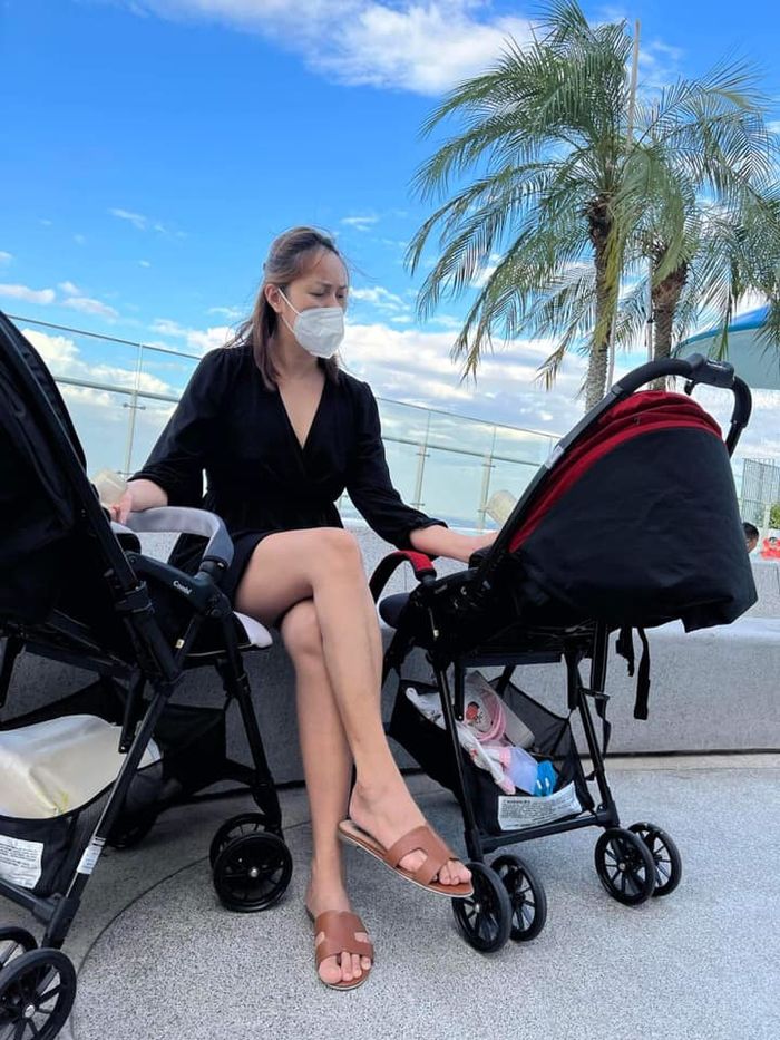 Nhóc tì nhà sao mới vài tháng tuổi đã du lịch khắp nơi