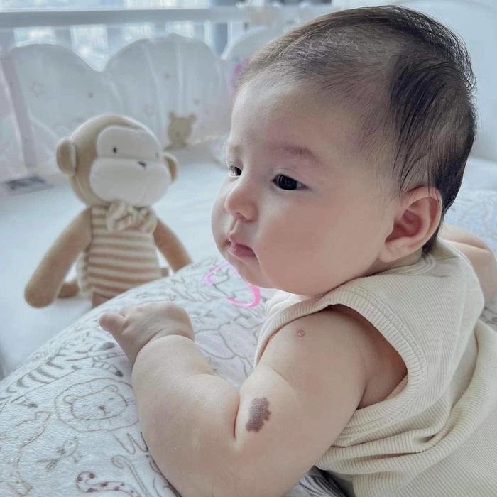 Những ái nữ nhà sao Việt giống cha y đúc: Salim chẳng vớt vát tí nào