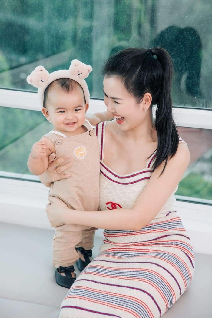 Những ái nữ nhà sao Việt giống cha y đúc: Salim chẳng vớt vát tí nào