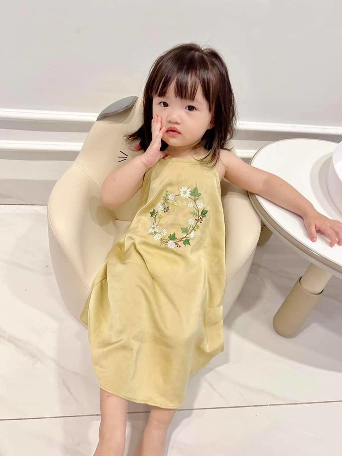 Những ái nữ nhà sao Việt giống cha y đúc: Salim chẳng vớt vát tí nào