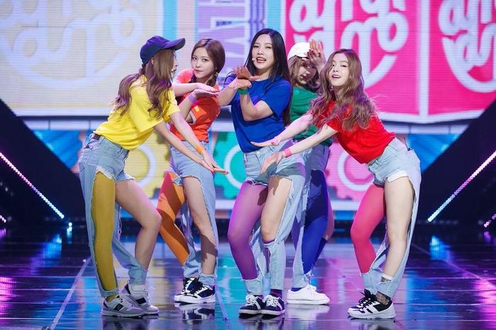 Top bản hit Kpop bị cấm trong mùa thi cử: Toàn nhạc từ nhà Sương Mai