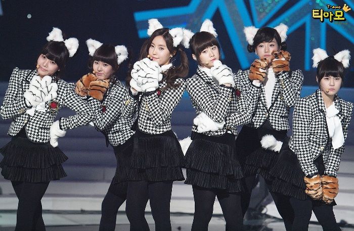 Top bản hit Kpop bị cấm trong mùa thi cử: Toàn nhạc từ nhà Sương Mai