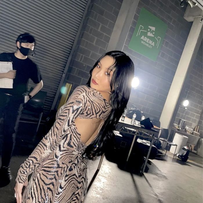 Idol Kpop cùng tuổi nhưng debut khác xa nhau: Solar muộn hơn CL 5 năm