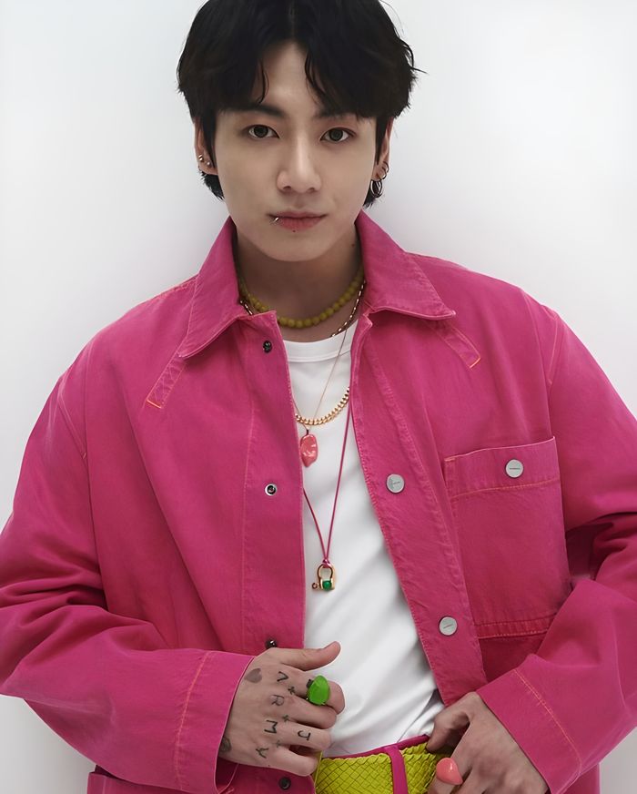 Idol Kpop cùng tuổi nhưng debut khác xa nhau: Solar muộn hơn CL 5 năm
