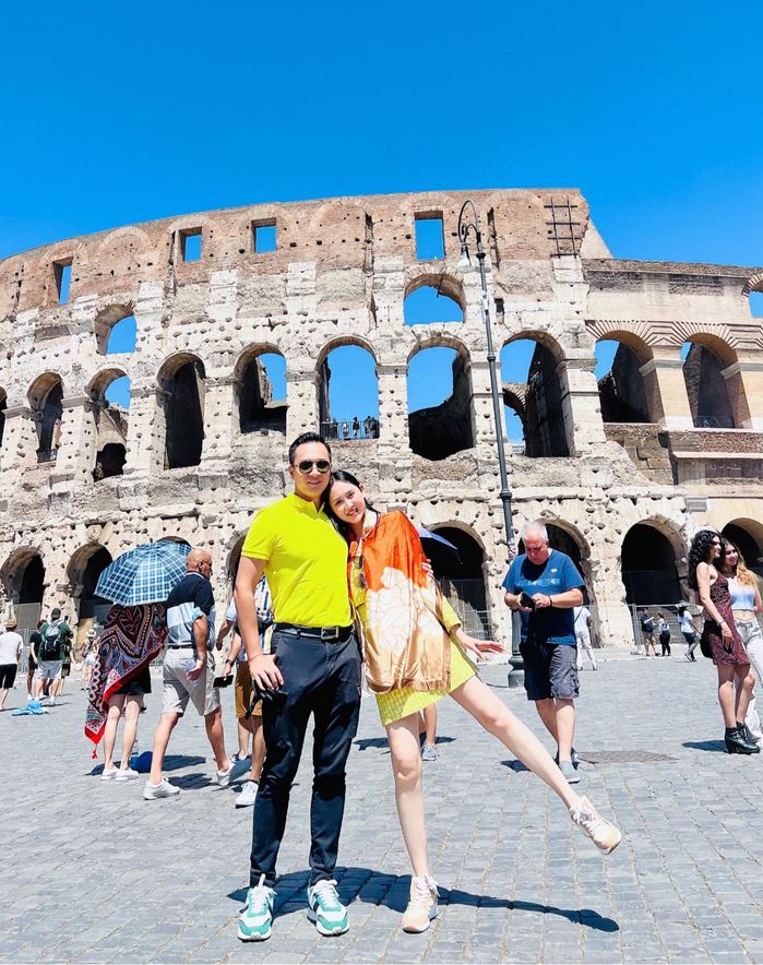 Những cặp vợ chồng Vbiz chi bộn tiền đi nghỉ hè ở nước ngoài