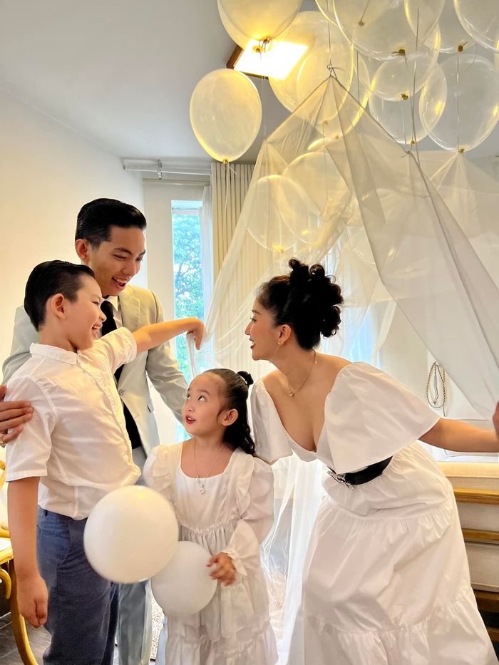 Những màn tỏ tình, cầu hôn của sao Việt trên sóng truyền hình