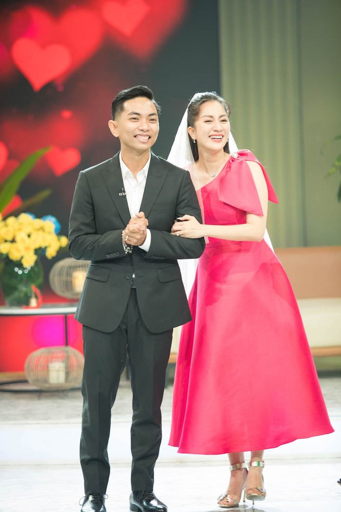 Những màn tỏ tình, cầu hôn của sao Việt trên sóng truyền hình