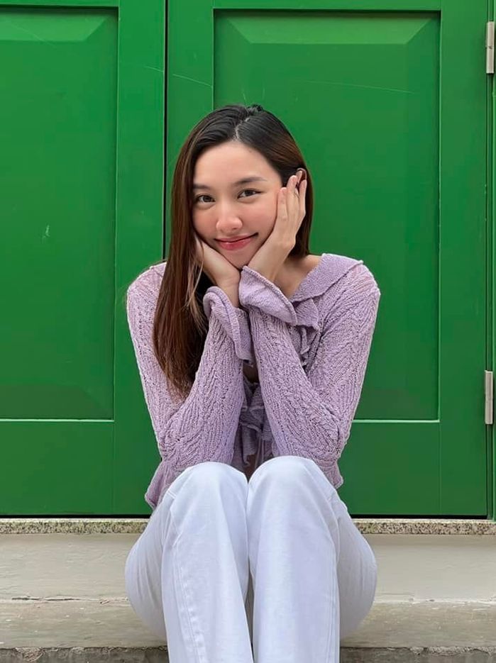 Những nàng hậu Vbiz đoạt nút bạc YouTube: Thùy Tiên chỉ mất 11 ngày