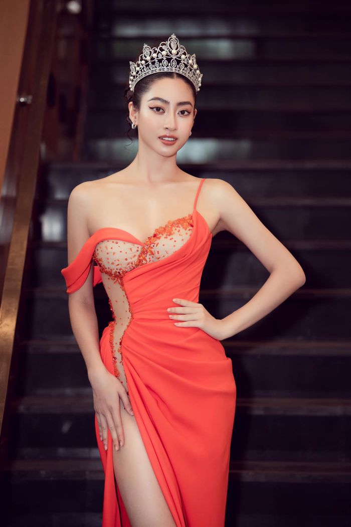 Những nàng Hậu vừa hoàn thành trọng trách vừa học giỏi nhất Vbiz