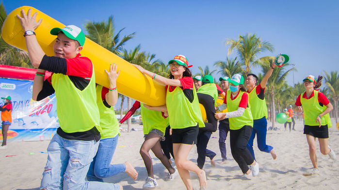 Những trò chơi team building bựa nhưng vẫn rất lành mạnh