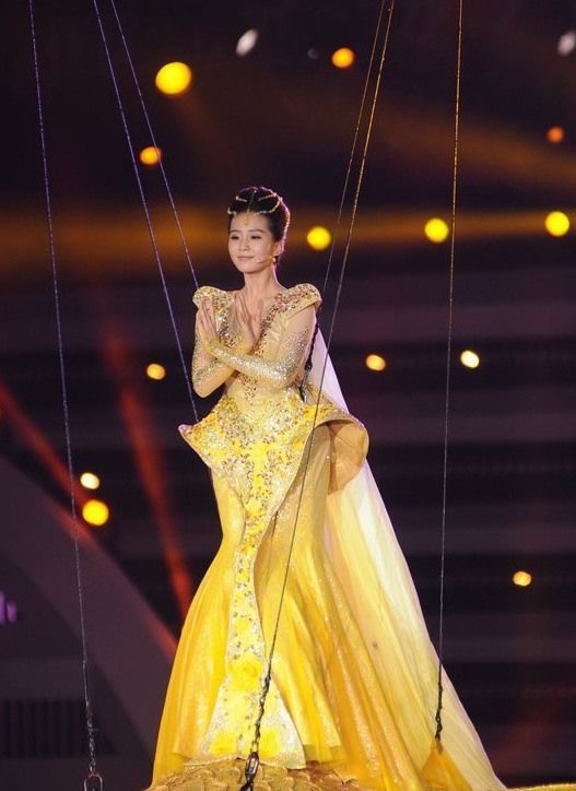 Nữ thần Kim Ưng gây bão nhất Cbiz: Diệc Phi, Lệ Dĩnh được khen hết lời