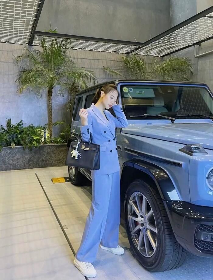 Nửa kia của mỹ nhân Việt có thú chơi siêu xe: chồng Mỹ Linh có cả BST