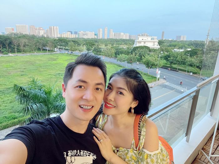 Ông hoàng chiều vợ Đăng Khôi: Mừng sinh nhật tặng combo túi hiệu