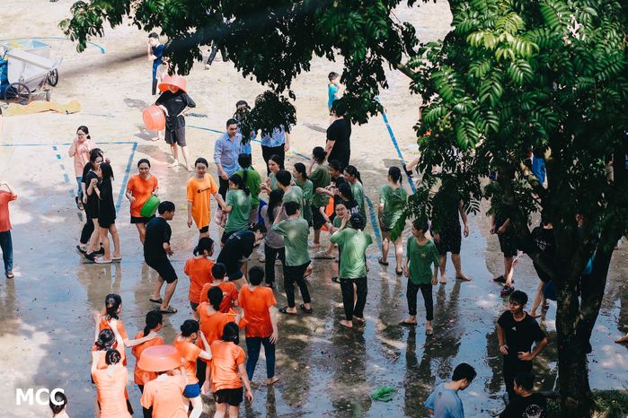 Học trò quẩy tới bến trước kỳ thi quan trọng nhất đời